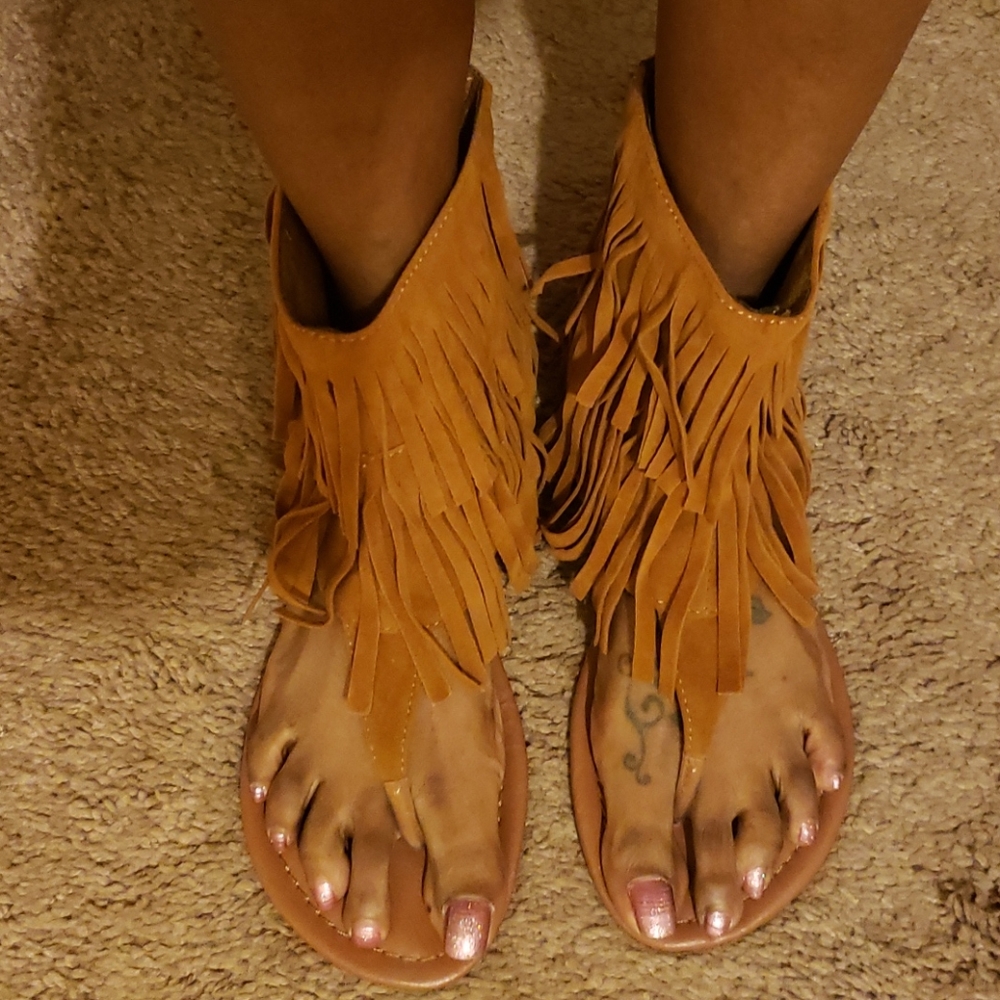 Final price!! Fun, flirty sandals